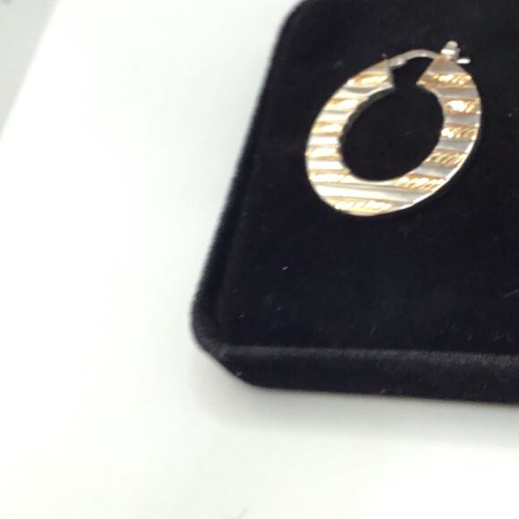 Sterling Silver Two Tone Textured Hoop Earrings 4.6g Polished Striped Design - Picture 8 of 14